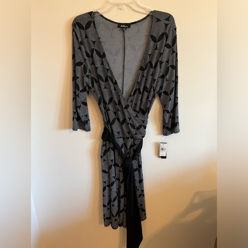 AGB Black and White Geometric Pattern Faux Wrap dress size 14 NWT